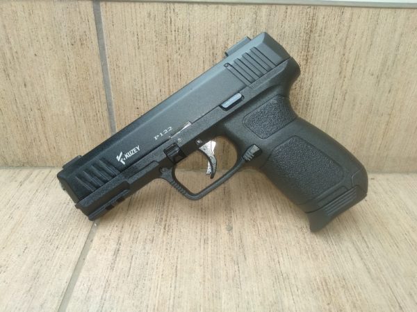 Kuzey P122 Fekete