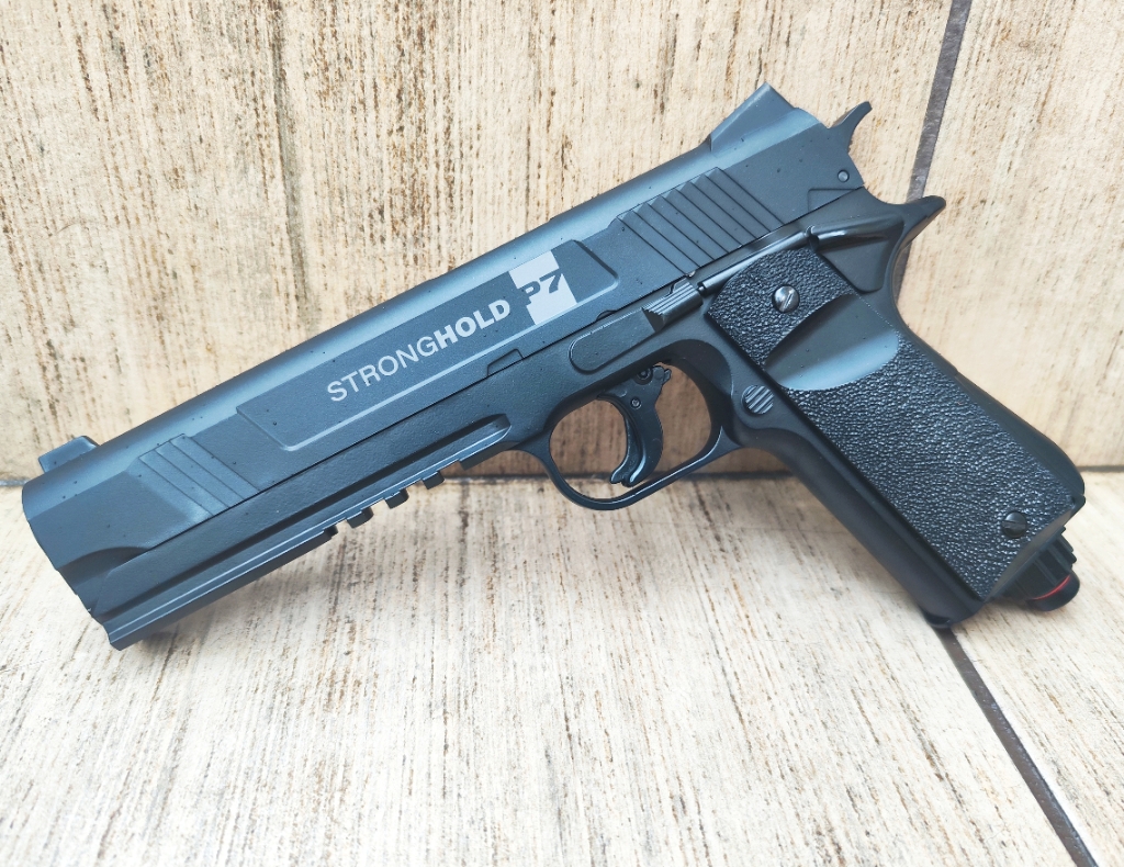 Stronghold P7 Paintball marker/pepperball kilövő